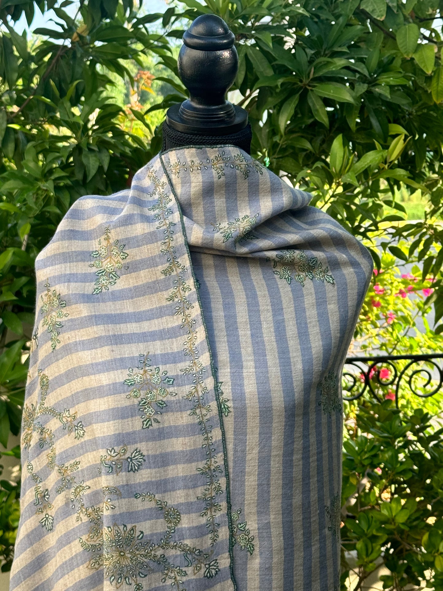 Floral Stride Pashmina