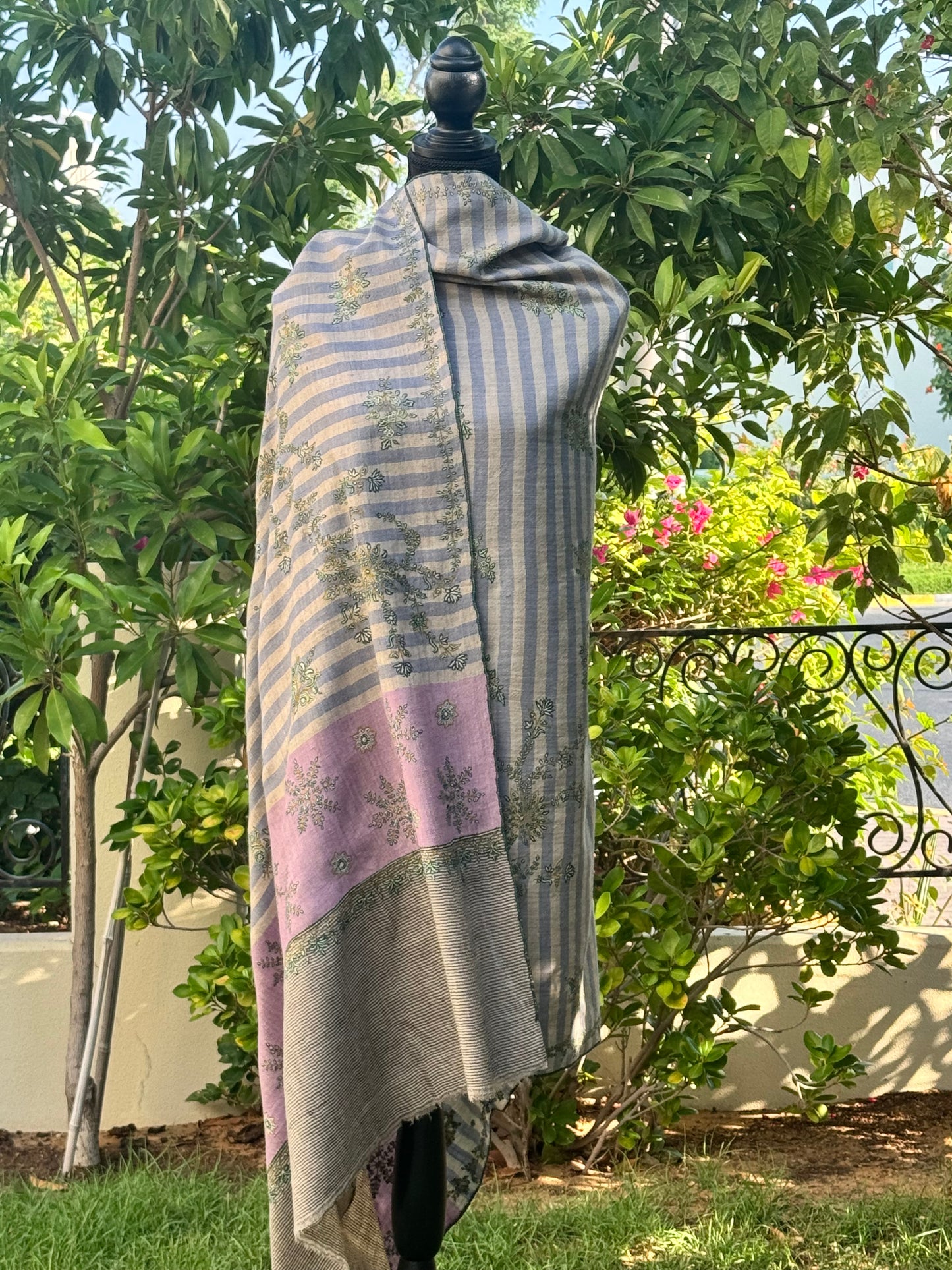 Floral Stride Pashmina