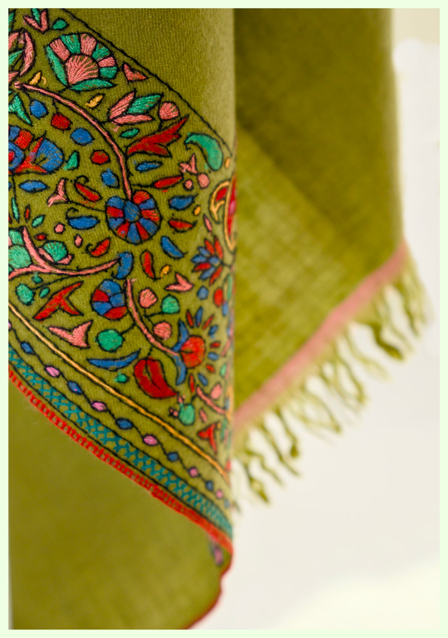 Olive green Sozni Dordar Pashmina