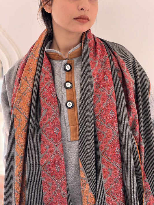 Noir Khatraas Pashmina