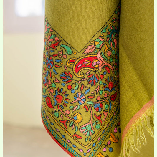 Olive green Sozni Dordar Pashmina
